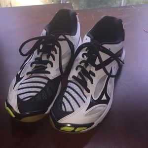 Volleyball shoes!! Used 1 time!